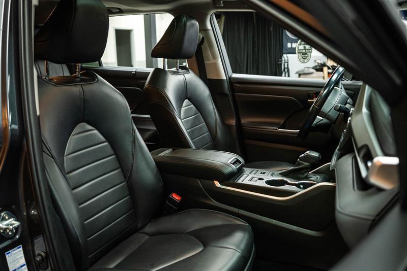 used 2022 Toyota Highlander car, priced at $34,995