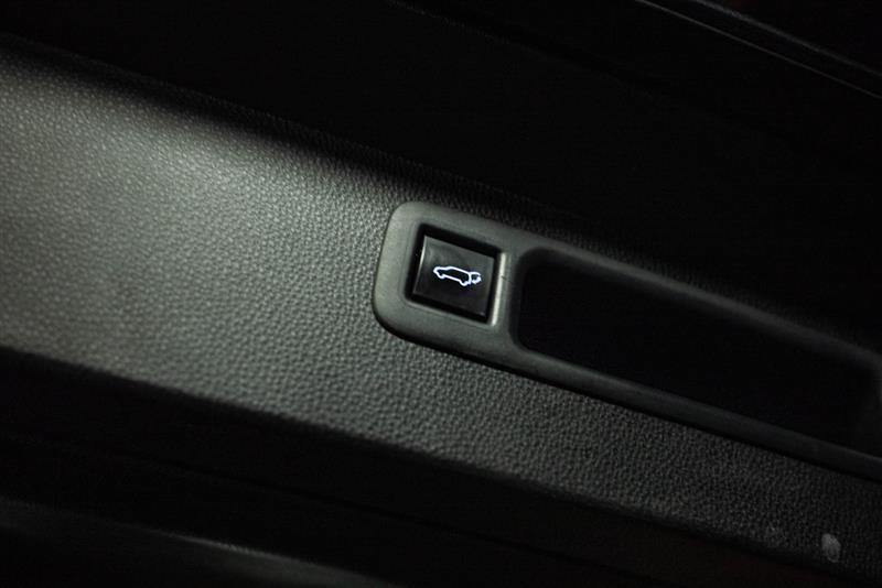 used 2022 Toyota Highlander car, priced at $34,995