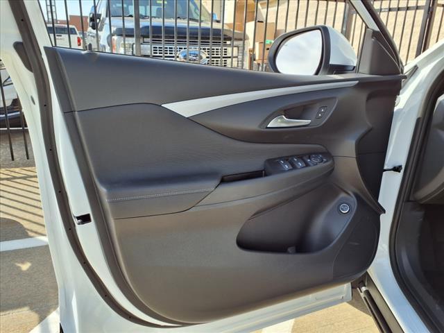 new 2025 Buick Envista car, priced at $27,655