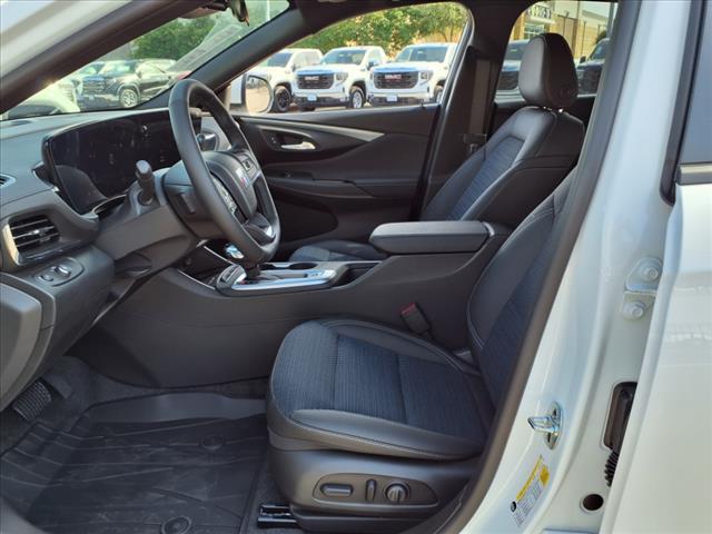 new 2025 Buick Envista car, priced at $27,655