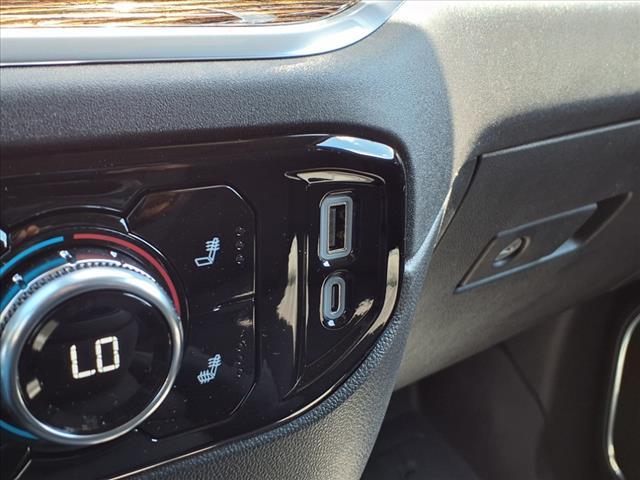 new 2025 GMC Sierra 1500 car, priced at $43,600