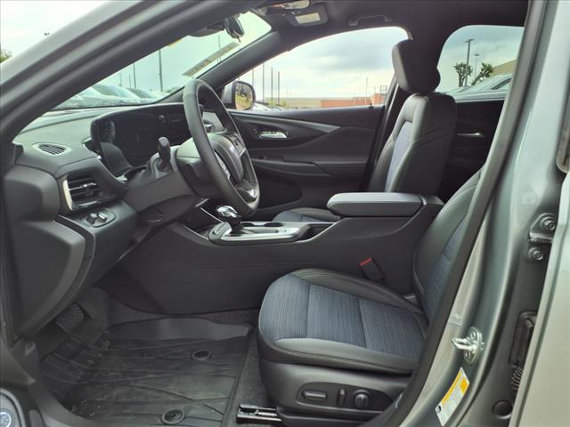 new 2025 Buick Envista car, priced at $28,025