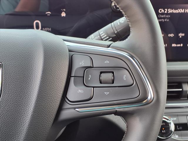 new 2025 Buick Envista car, priced at $28,075