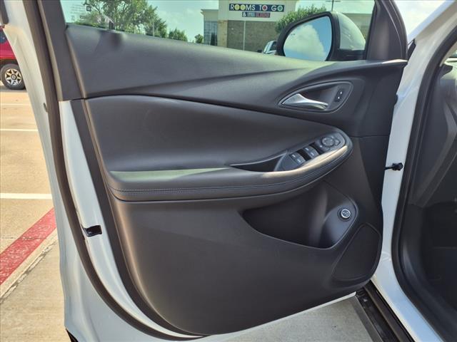 new 2025 Buick Encore GX car, priced at $26,625