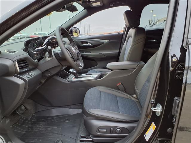 new 2025 Buick Envista car, priced at $27,850