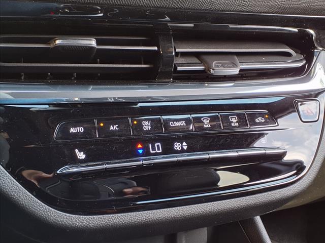 new 2025 Buick Envista car, priced at $32,385