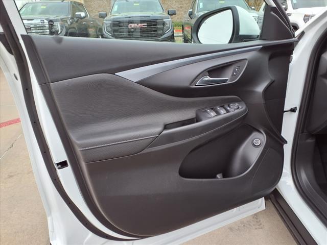 new 2025 Buick Envista car, priced at $27,355