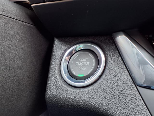new 2025 Buick Envista car, priced at $27,355