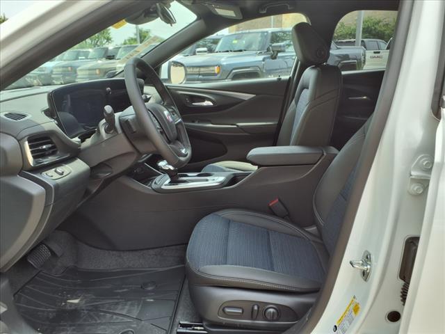 new 2025 Buick Envista car, priced at $27,580