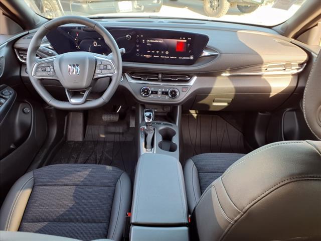 new 2025 Buick Envista car, priced at $27,850