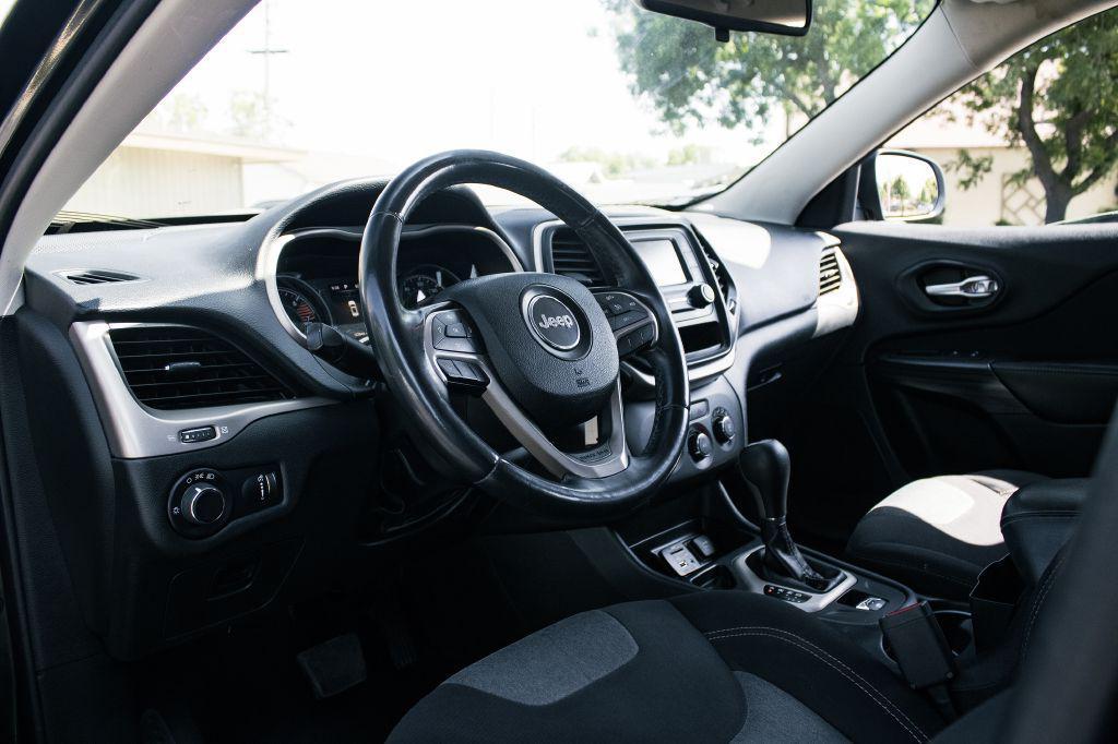 used 2016 Jeep Cherokee car, priced at $10,133
