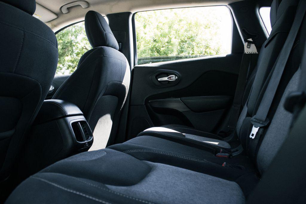 used 2016 Jeep Cherokee car, priced at $10,133