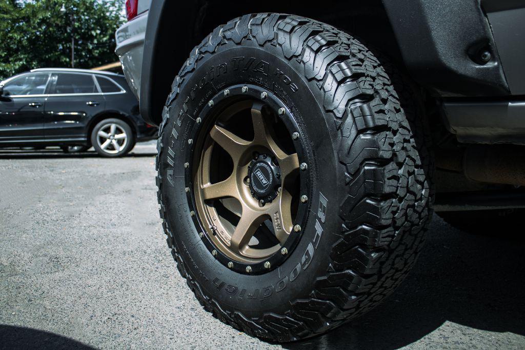 used 2001 Jeep Grand Cherokee car, priced at $14,995