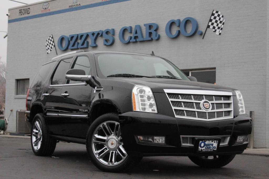 used 2014 Cadillac Escalade car, priced at $27,988