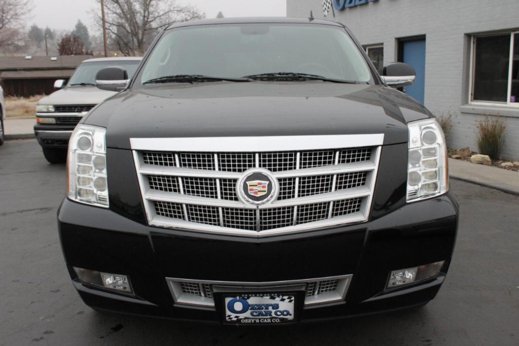 used 2014 Cadillac Escalade car, priced at $27,988