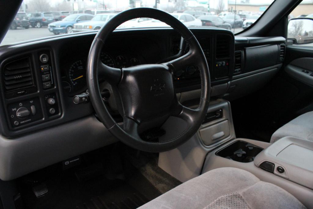 used 2001 Chevrolet Suburban car, priced at $7,988