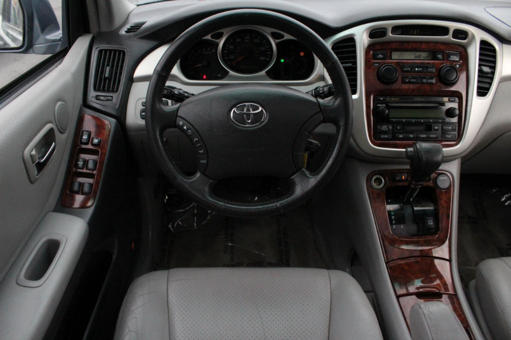 used 2004 Toyota Highlander car, priced at $5,988