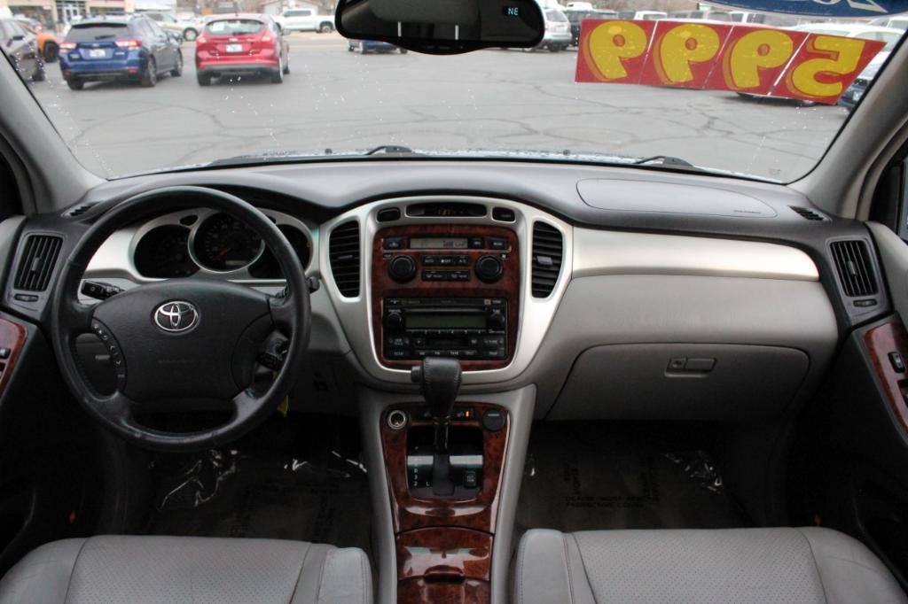 used 2004 Toyota Highlander car, priced at $5,988