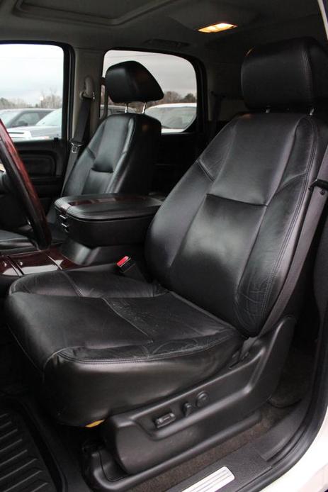 used 2008 Cadillac Escalade car, priced at $13,988