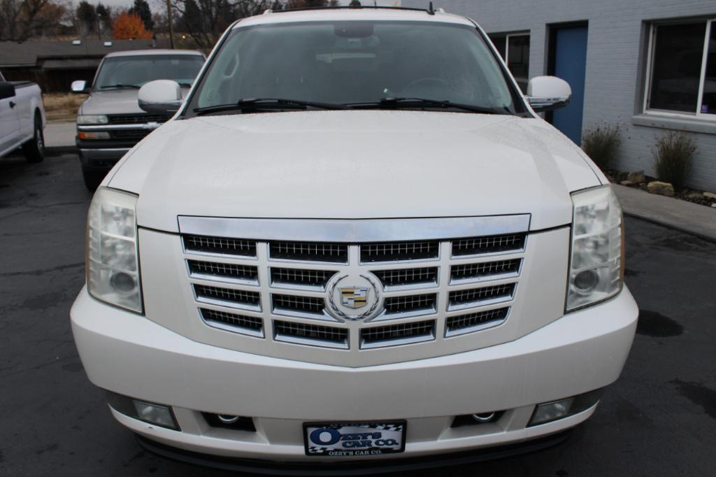 used 2008 Cadillac Escalade car, priced at $13,988