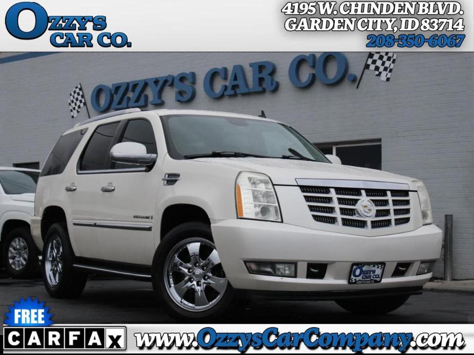 used 2008 Cadillac Escalade car, priced at $13,988