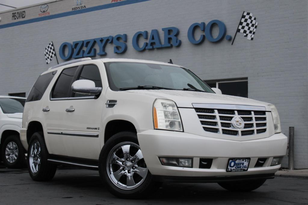 used 2008 Cadillac Escalade car, priced at $13,988