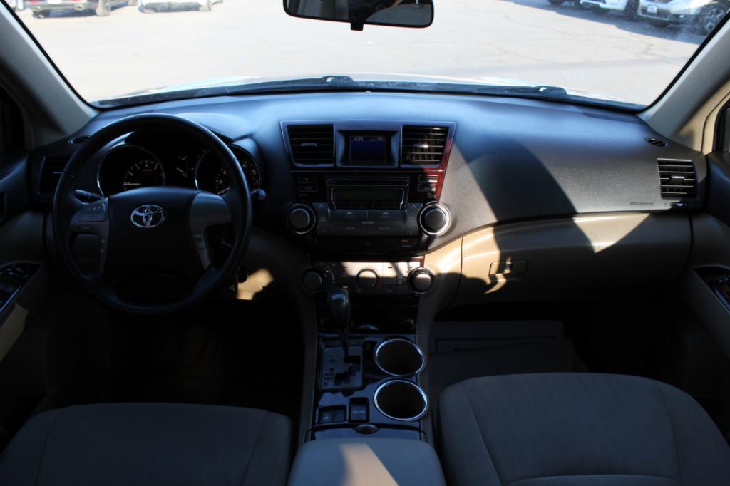 used 2008 Toyota Highlander car, priced at $8,988