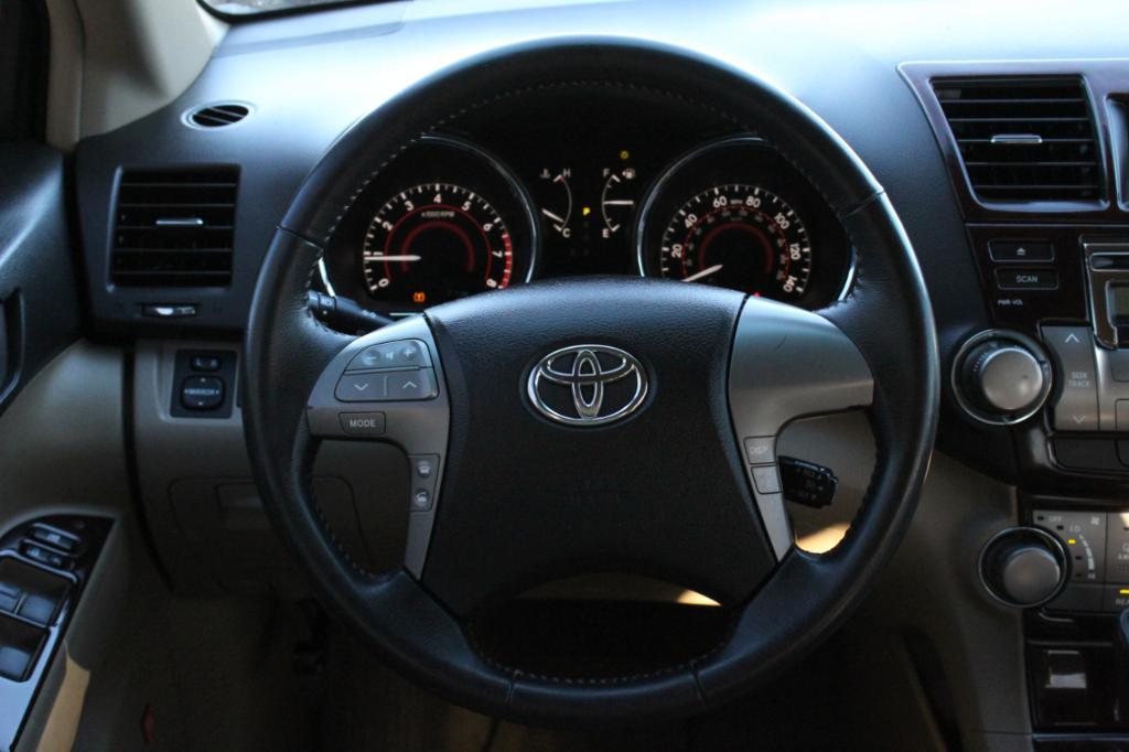 used 2008 Toyota Highlander car, priced at $8,988