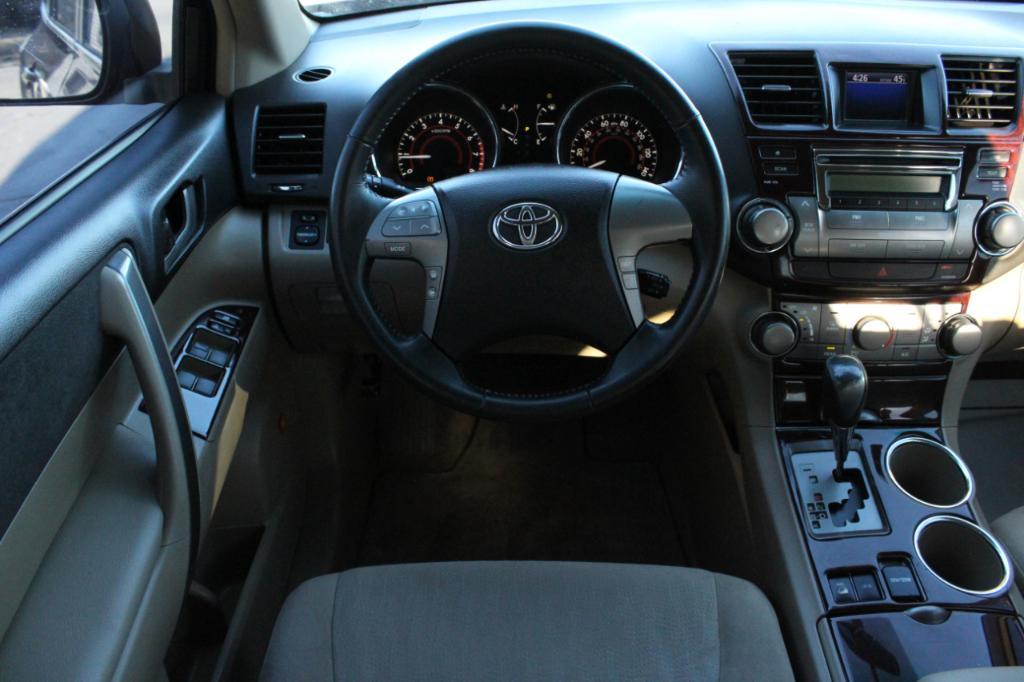 used 2008 Toyota Highlander car, priced at $8,988