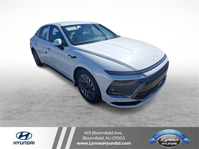 new 2025 Hyundai Sonata Hybrid car, priced at $29,869