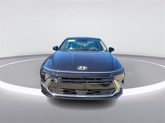 new 2025 Hyundai Sonata Hybrid car