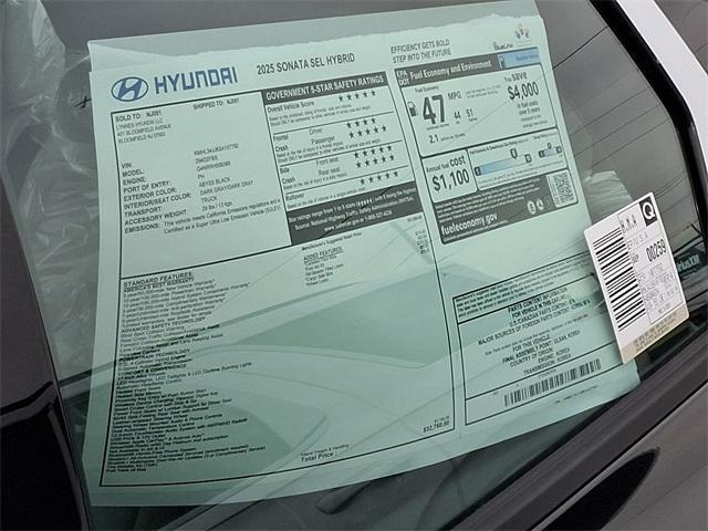 new 2025 Hyundai Sonata Hybrid car, priced at $31,075