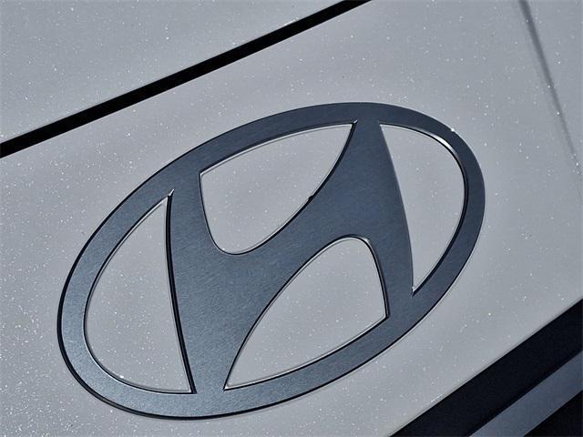 new 2025 Hyundai Elantra car, priced at $23,626