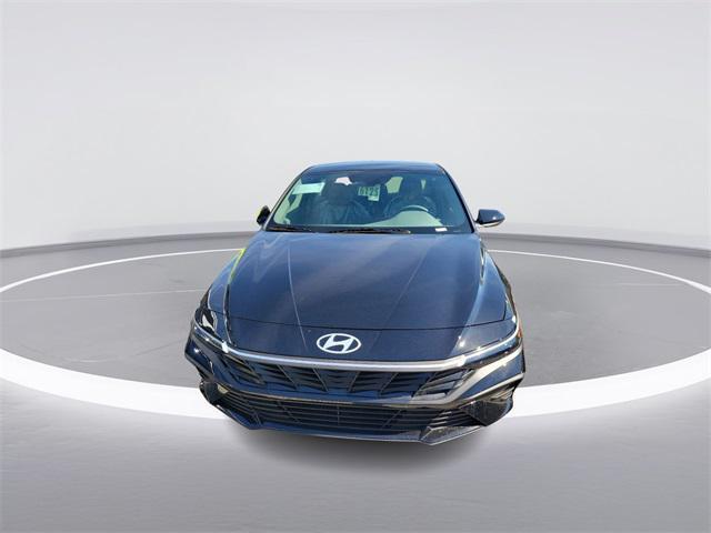 new 2025 Hyundai Elantra HEV car