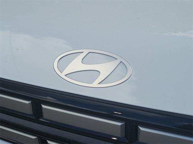 new 2025 Hyundai Santa Fe HEV car