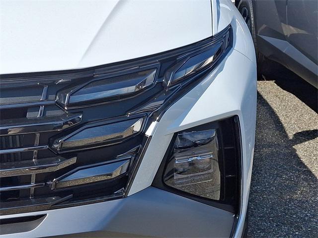 new 2025 Hyundai TUCSON Hybrid car, priced at $39,435