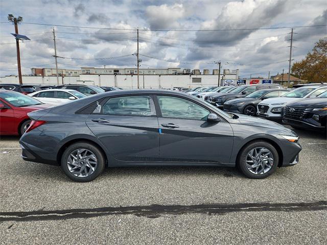 new 2025 Hyundai Elantra car, priced at $22,987