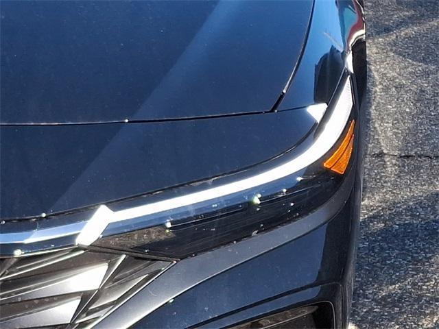 new 2025 Hyundai Elantra car, priced at $25,479