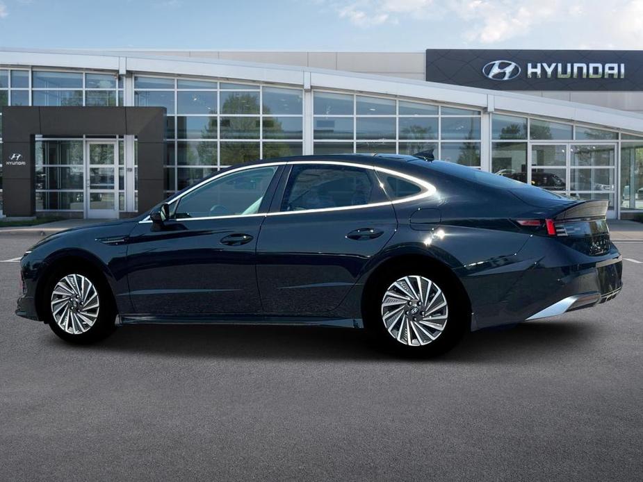 new 2025 Hyundai Sonata Hybrid car