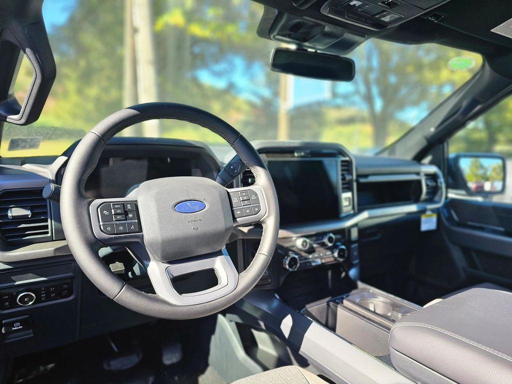 new 2025 Ford F-150 car, priced at $59,460
