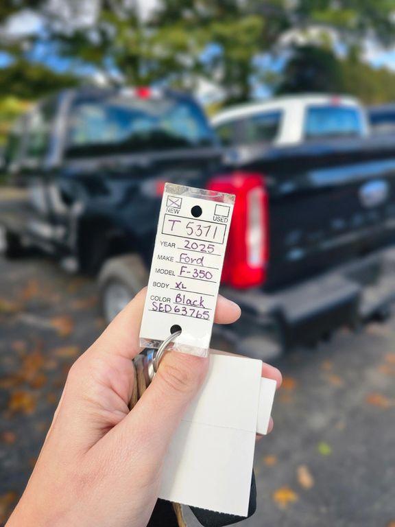 new 2025 Ford F-350 car, priced at $51,295