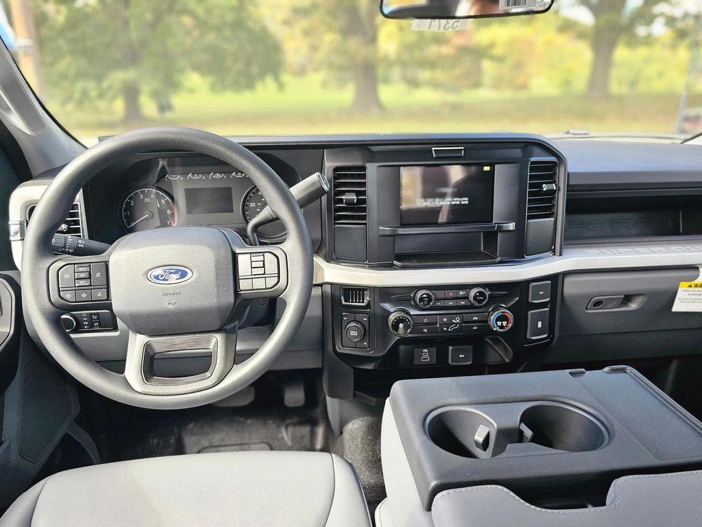 new 2025 Ford F-350 car, priced at $51,295