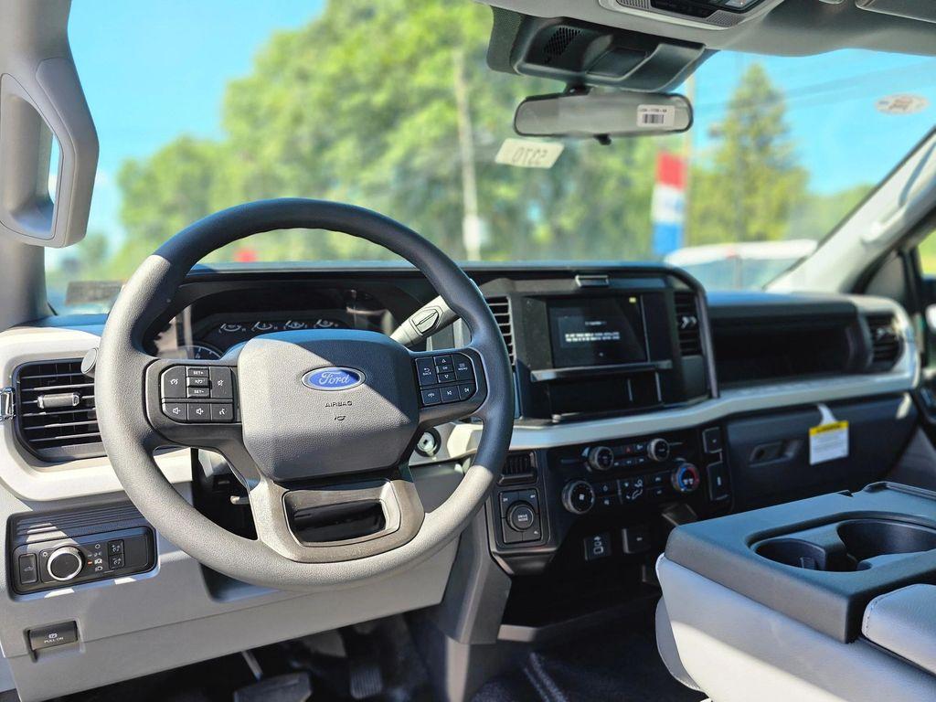 new 2025 Ford F-350 car, priced at $51,295