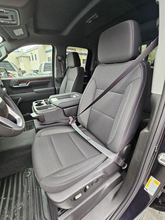 new 2025 GMC Sierra 1500 car, priced at $55,640