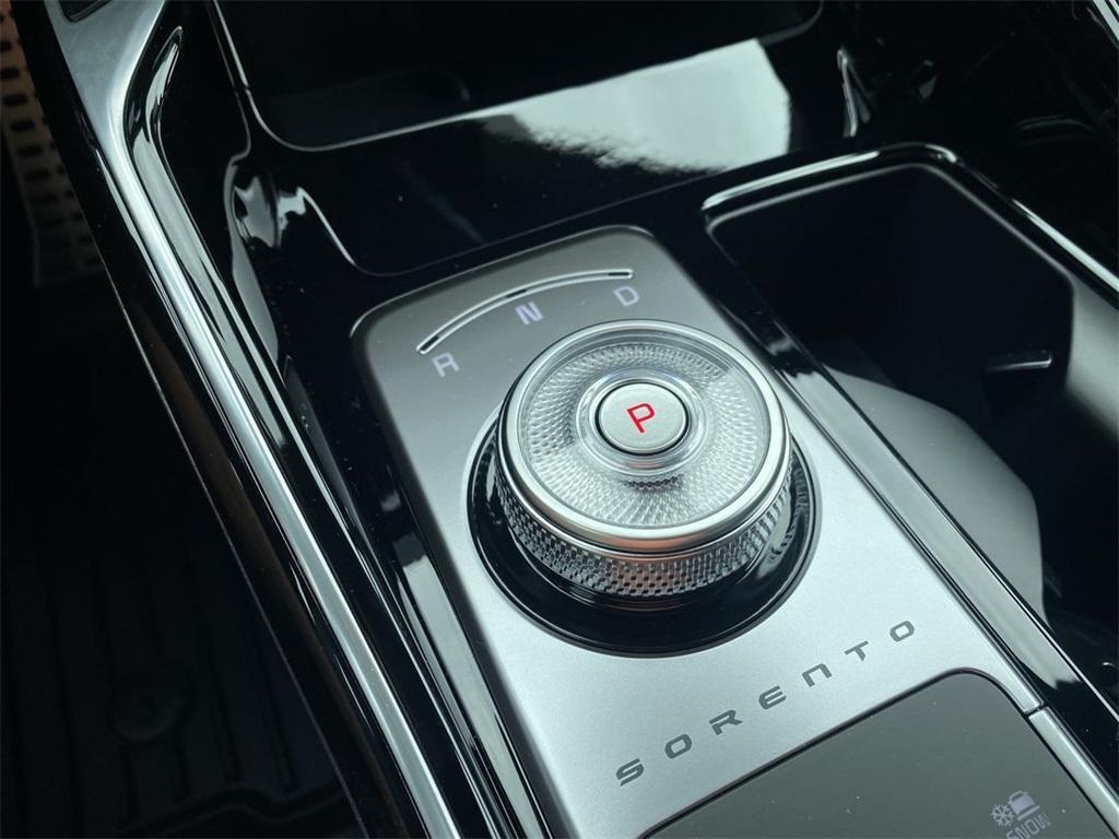 new 2025 Kia Sorento Hybrid car, priced at $47,535