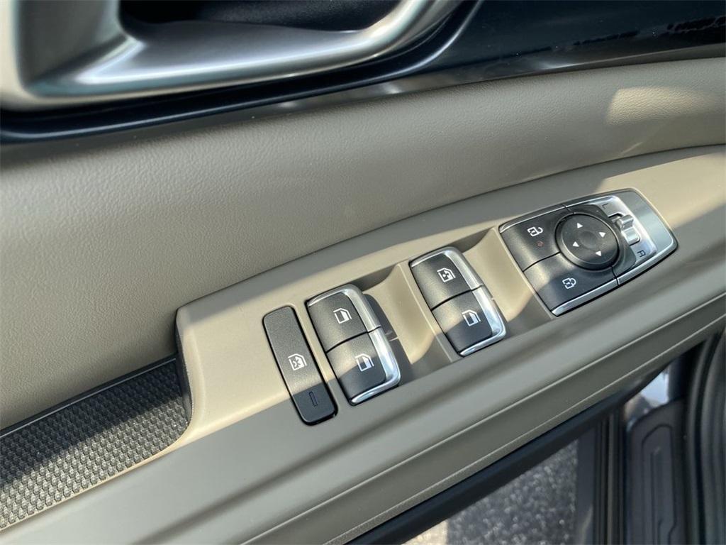 new 2025 Kia Carnival car, priced at $38,030
