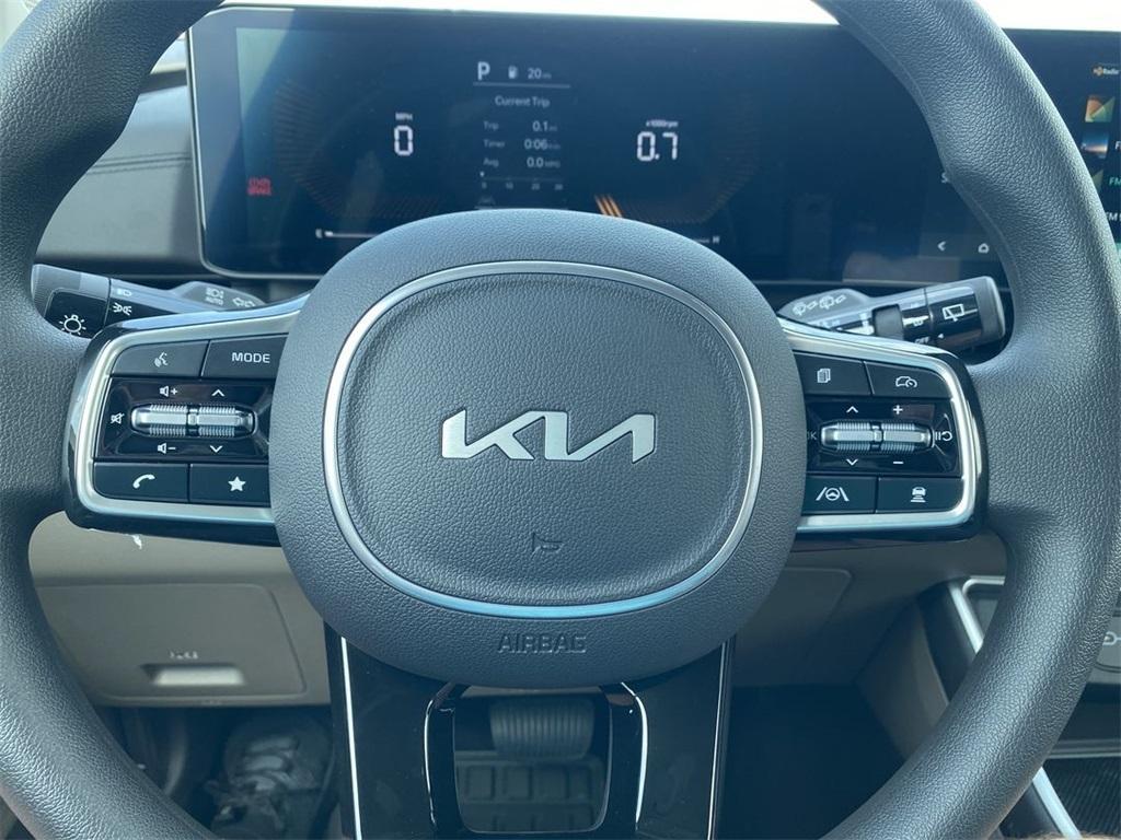 new 2025 Kia Carnival car, priced at $38,030