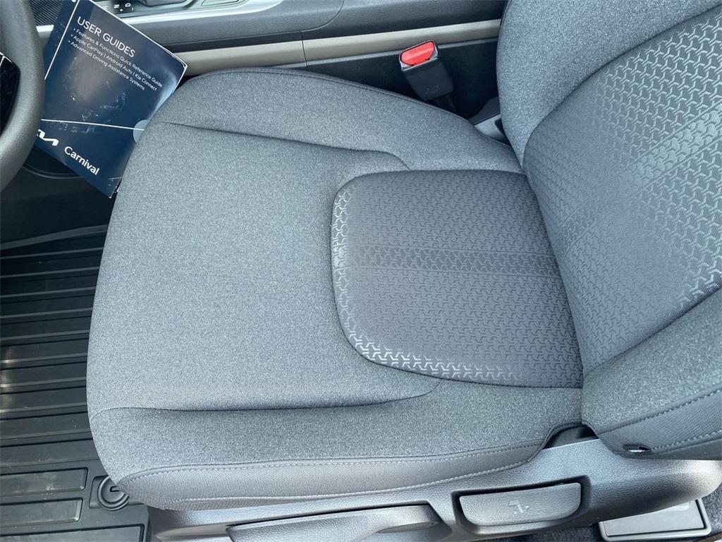 new 2025 Kia Carnival car, priced at $38,030