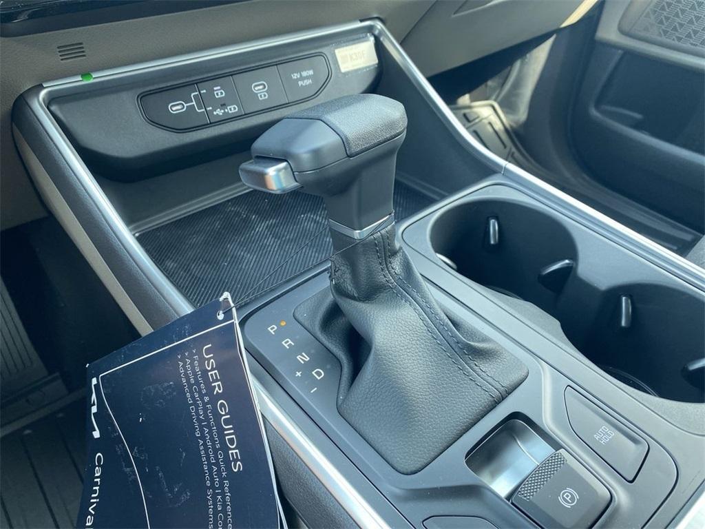 new 2025 Kia Carnival car, priced at $38,030