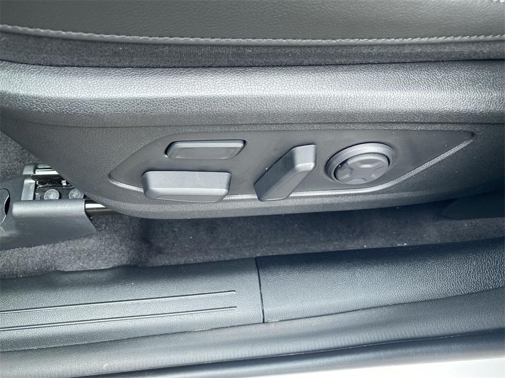 new 2025 Kia Sorento car, priced at $48,685